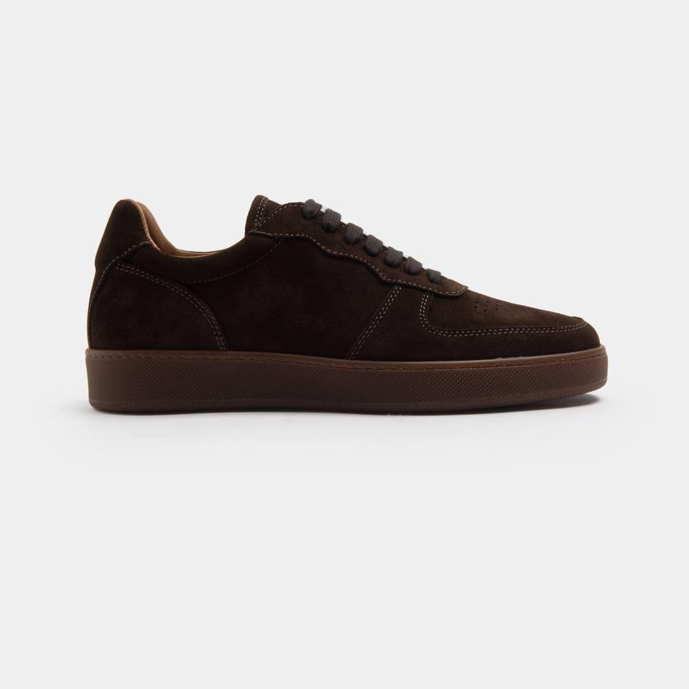 Sneakers in suede